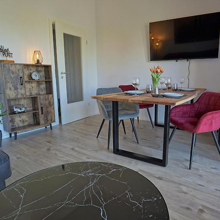 "Hogulu" Brandenburg, Balkon, Neustadt, Kueche, Wassernaehe - Parkplatz Inklusive Apartment Brandenburg  Cameră foto