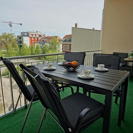 "Hogulu" Brandenburg, Balkon, Neustadt, Kueche, Wassernaehe - Parkplatz Inklusive Apartment Brandenburg  Cameră foto