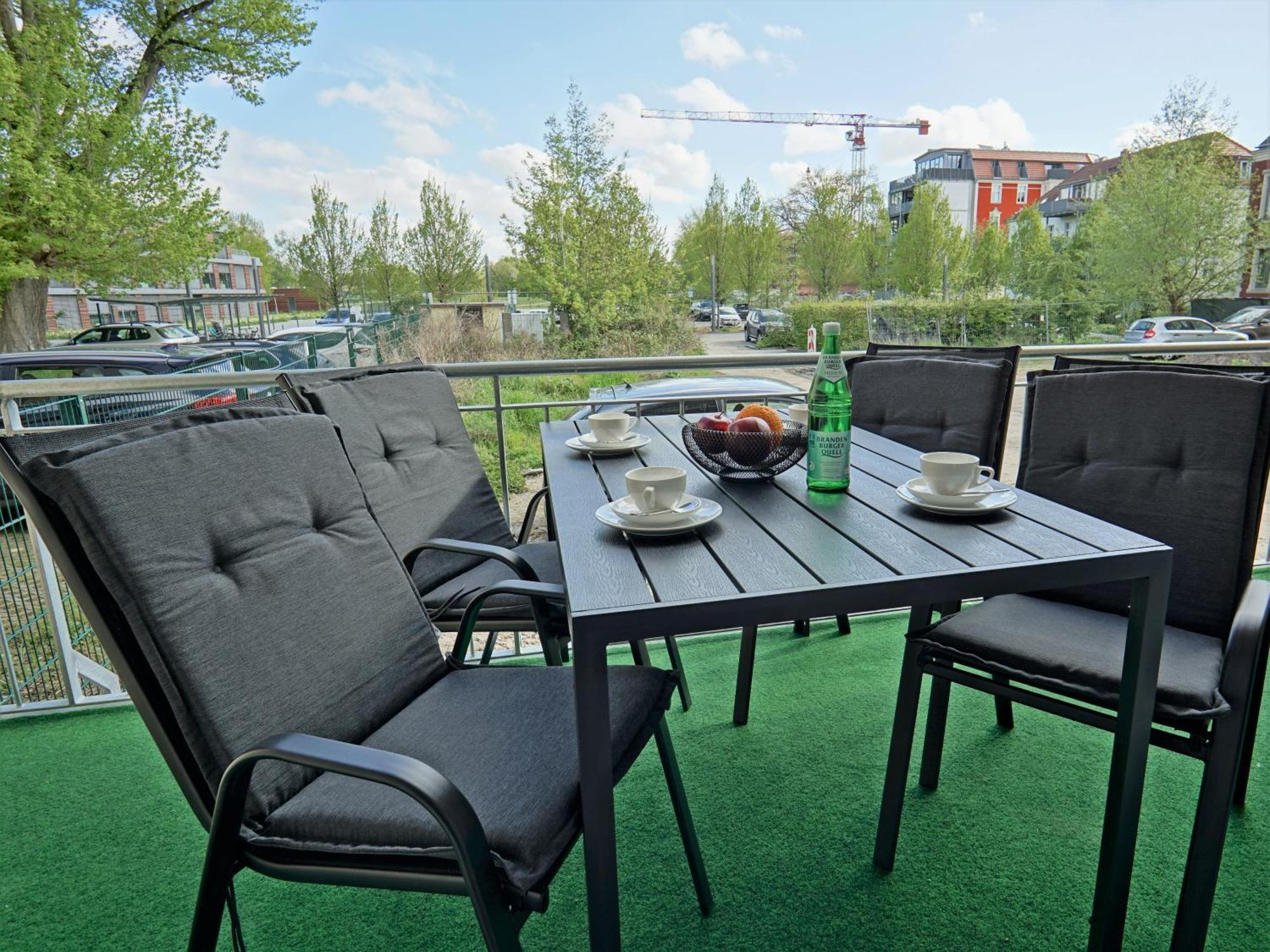 "Hogulu" Brandenburg, Balkon, Neustadt, Kueche, Wassernaehe - Parkplatz Inklusive Apartment Brandenburg  Cameră foto